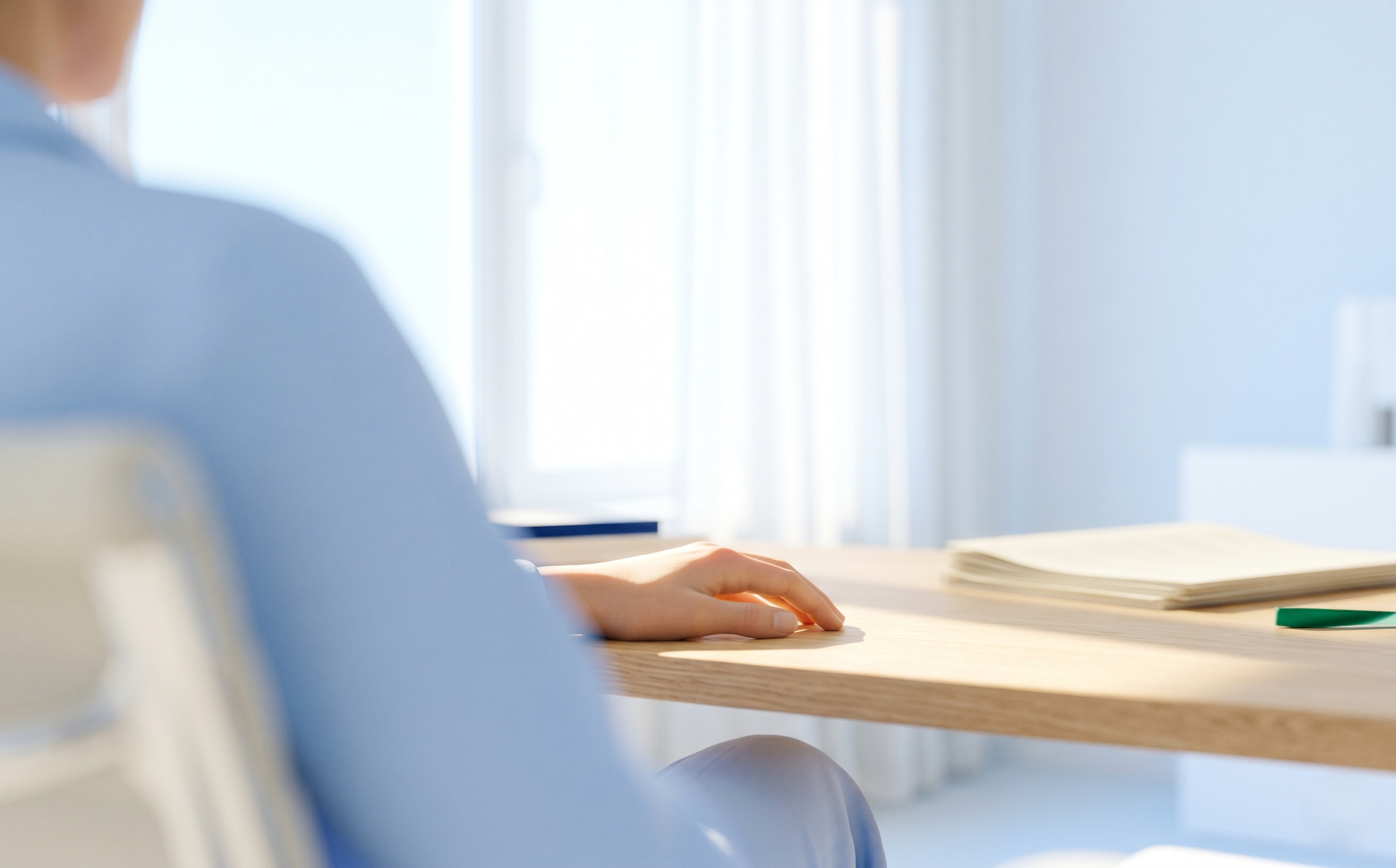 Expert-comptable en entretien-conseil avec un client, posture sereine